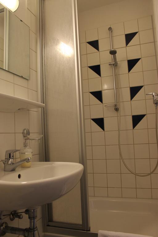 Pension La Rose Brandenburg an der Havel Zimmer foto